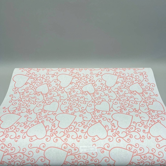 Бумага крафт белая 70см*7,5м 400г Сердечки розовый