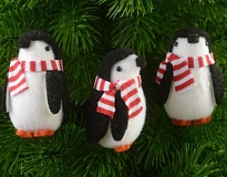 Елочные игрушки Пингвин h7,5см черно-белый