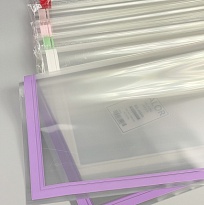 Пленка прозрачная 59*59см с каймой 20 листов красный   