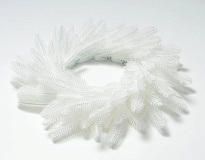 Венок искусственный еловый d45см белый