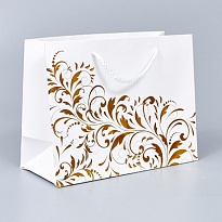 Пакет подарочный 18*23*10см Золотые узоры белый